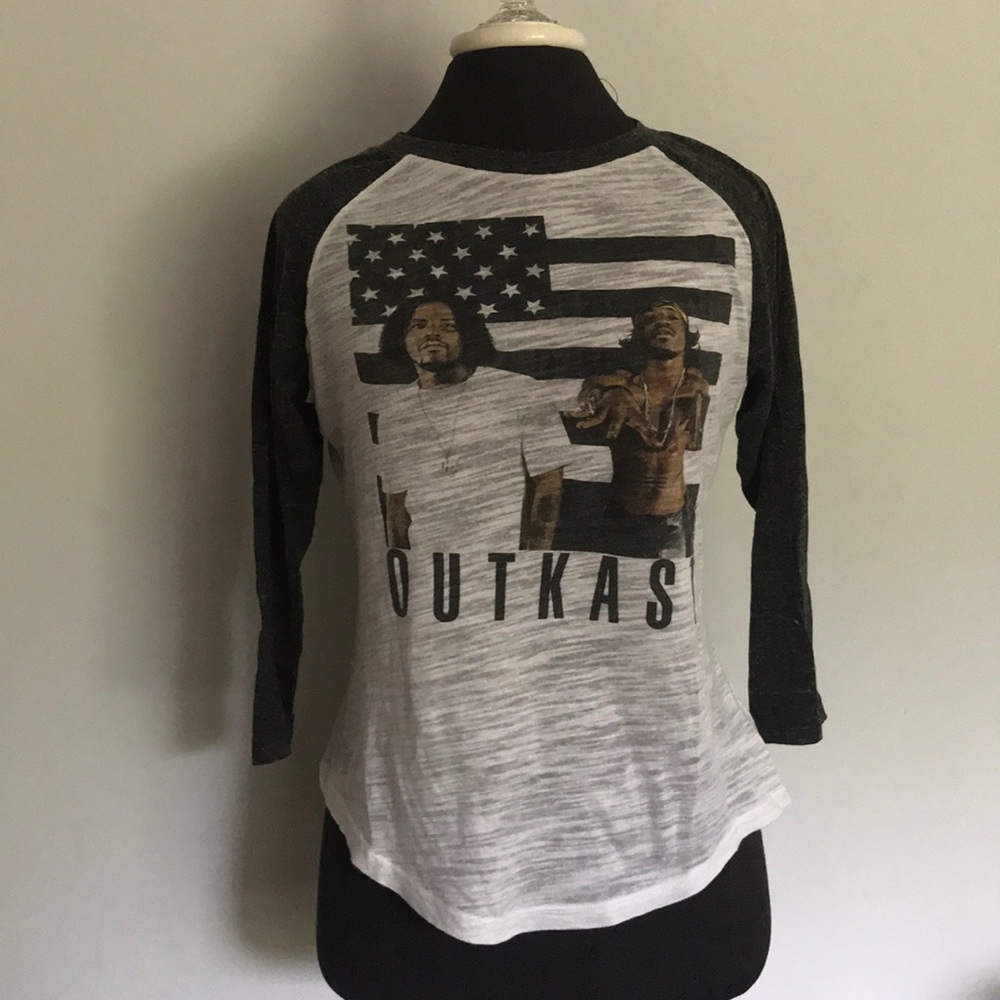 OutKast Baseball T-shirt small